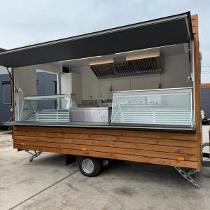 Rulotă comercială 4 x 2,4 x 2,4m, (recomandată pentru producătorii locali produse lactate sau carne)