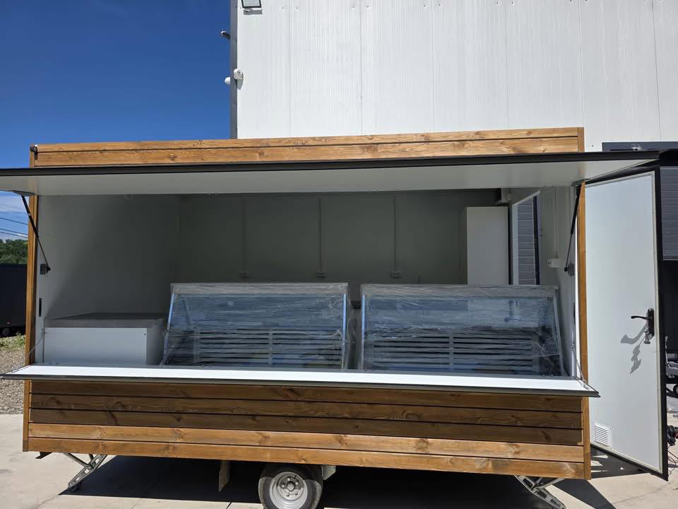 Rulotă comercială 4 x 2,4 x 2,4m, (recomandată pentru producătorii locali, pentru comercializarea de produse lactate sau carne)