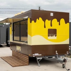 Rulotă comercială personalizată 4 x 2,4 x 2,4m