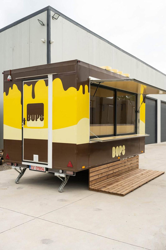Rulotă comercială personalizată 4 x 2,4 x 2,4m - imagine 4