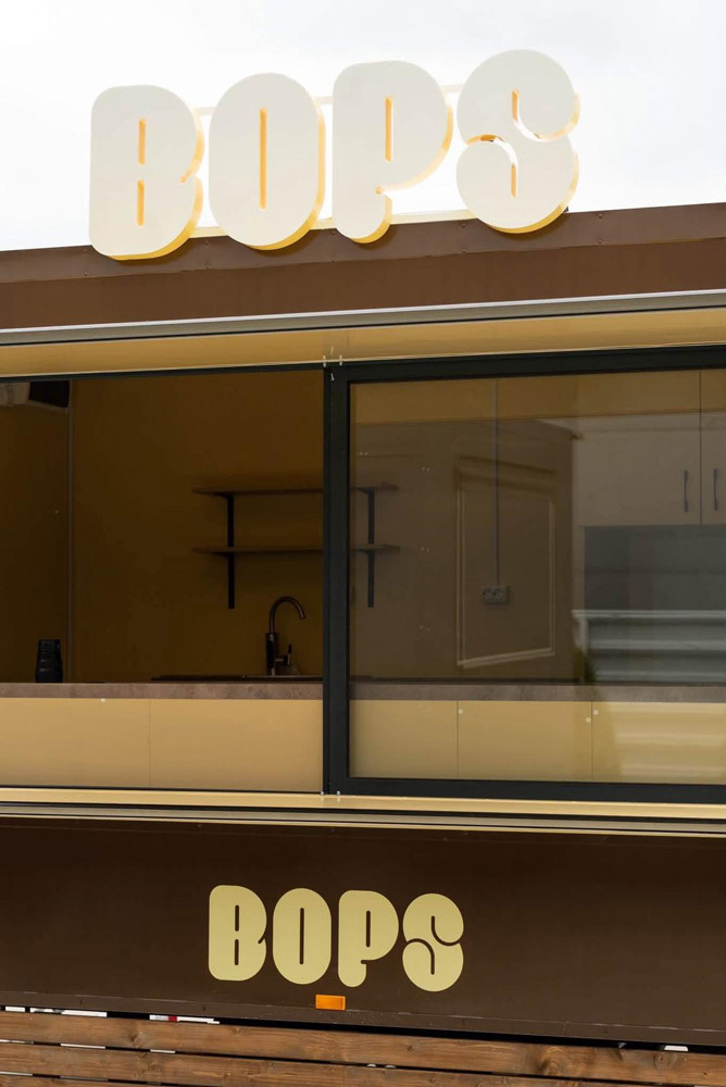 Rulotă comercială personalizată 4 x 2,4 x 2,4m - imagine 3