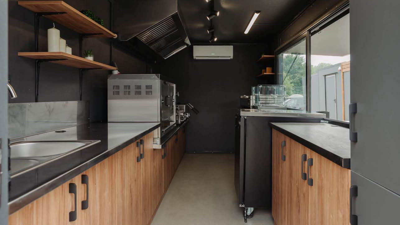 Rulotă comercială cu design interior la comandă, de 5 x 2,3 x 2,3m - imagine 5